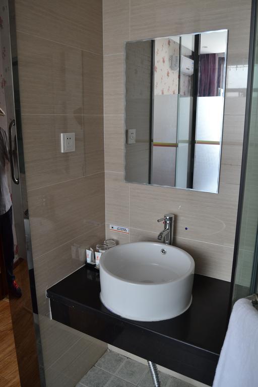 Super 8 Beijing Daxing Huangcun Hotell Exteriör bild